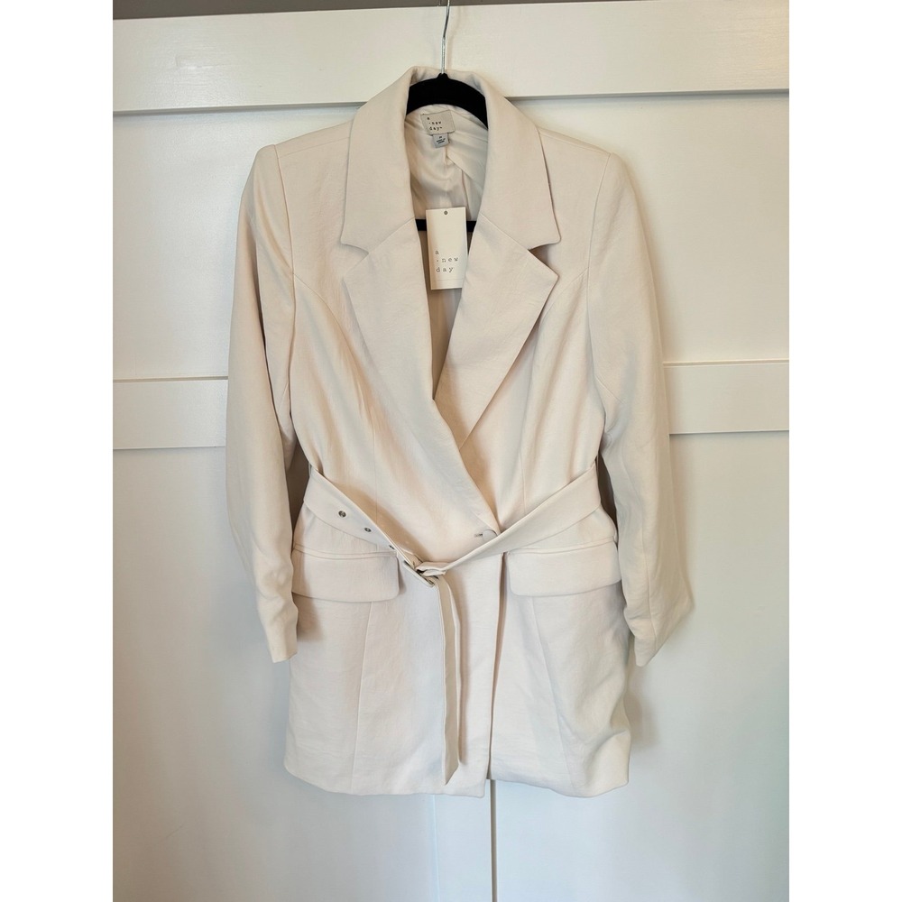 A new day medium cream trench coat‎ NWT